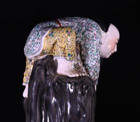 民国大师曾龍昇制粉彩刘海戏金蟾人物塑像，高41×22厘米1200