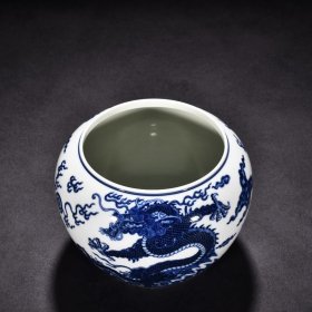 清乾隆青花海水龙纹洗 高13厘米 宽17厘米 价格2400