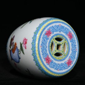 清雍正粉彩博古花卉三果纹手枕 高7.8cm直径7.8cm 价3600