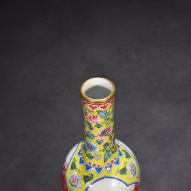 清雍正黄地珐琅彩开窗胭脂红山水纹摇铃瓶摇铃尊