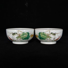 清雍正珐琅彩白菜纹杯  4.5×9.1厘米 价:2560