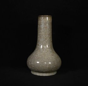 宋官窑冰裂纹扁肚瓶，高20×10.7厘米400