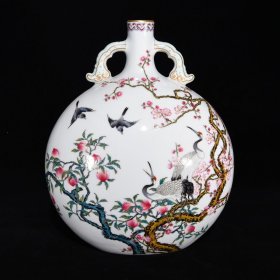 清雍正珐琅彩花鸟纹如意耳扁瓶 尺寸：30×26×16厘米 价格5700