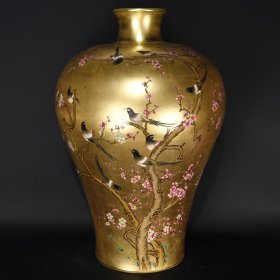 清乾隆金地珐琅彩花鸟喜鹊闹梅纹梅瓶，55×36cm 厘米、价格:23800