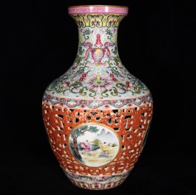 清乾隆珐琅彩镂空婴戏纹瓶，22.5×14厘米 价:6400