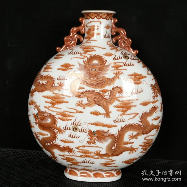 清雍正矾红描金九龙纹双耳扁瓶 尺寸：32厘米X26厘米X12厘米 价格3000