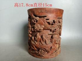 乡下收的清代 雕工不错 的黄杨木 人物笔筒