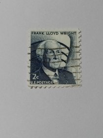 美国邮票 2c 弗兰克·劳埃德·赖特 工艺美术运动美国派的主要代表人物，美国艺术文学院成员 。美国的最伟大的建筑师之一，在世界上享有盛誉。为著名建筑学派"田园学派"的代表人物，代表作包括建立于宾夕法尼亚州的流水别墅和世界顶级学府芝加哥大学内的罗比住宅(Robie House) 。被称四大现代建筑大师之一。