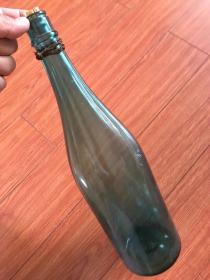 伪满洲国时期遗留老清酒瓶