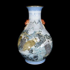 清乾隆珐琅彩雄鹰展翅纹兽耳瓶33×22厘米
