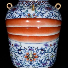 清乾隆青花斗彩绶带缠枝花卉纹盖尊