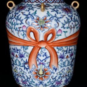 清乾隆青花斗彩绶带缠枝花卉纹盖尊