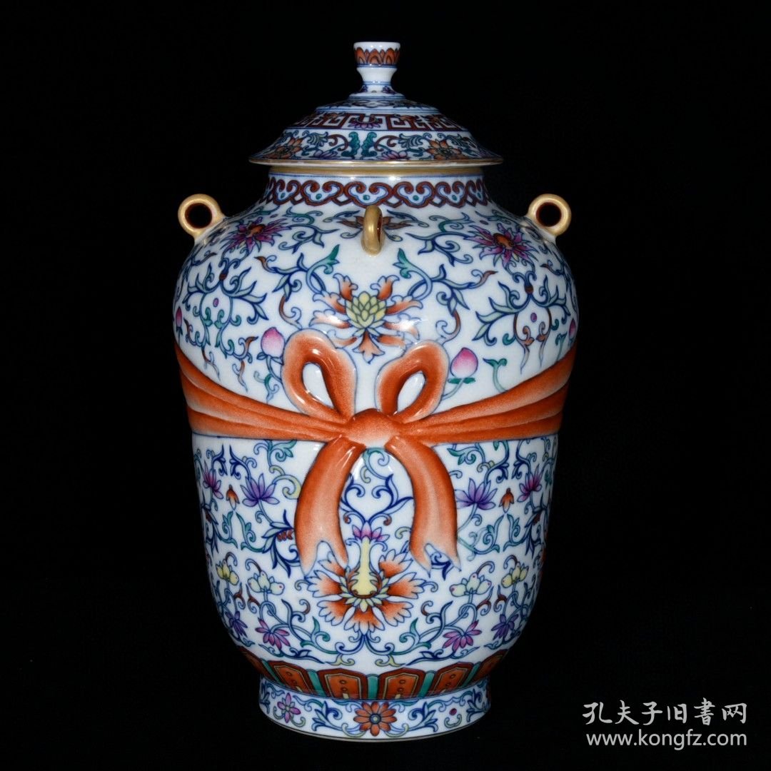 清乾隆青花斗彩绶带缠枝花卉纹盖尊