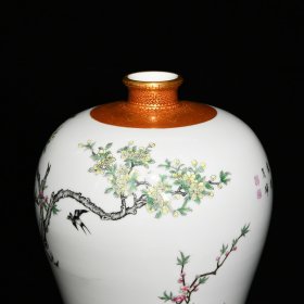清雍正 粉彩描金花鸟纹梅瓶30.8x18厘米