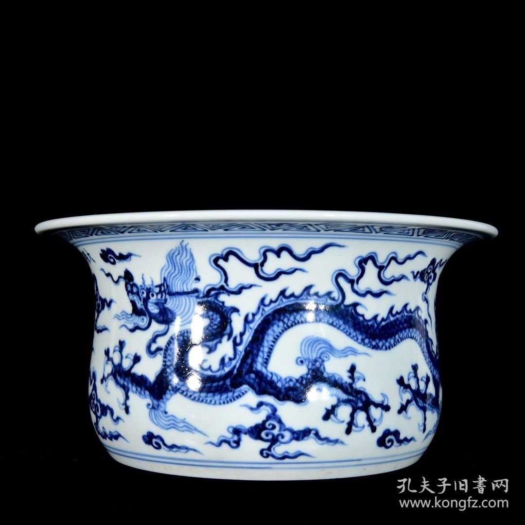 明宣德青花龙凤八宝纹净手盆