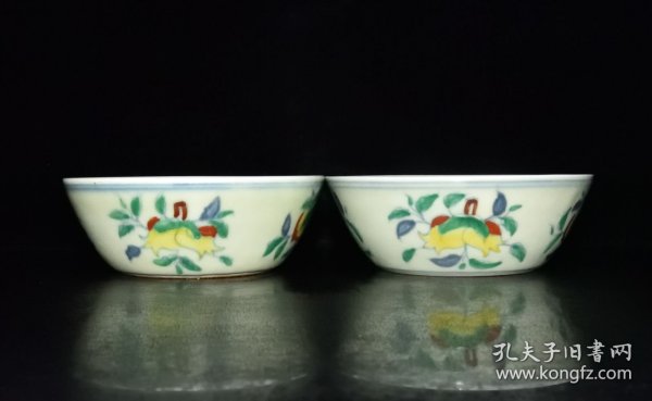 明成化斗彩果枝小碗一对5×14.2厘米