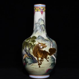 清乾隆粉彩麒麟山水纹直颈瓶34x17厘米
