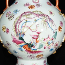 清乾隆粉彩皮球花团凤纹如意耳瓶31.5×23厘米