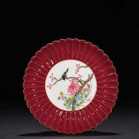 清雍正胭脂红釉粉彩花鸟菊瓣盘4*19厘米