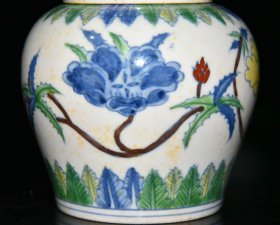 明成化红胎斗彩秋葵纹小天字罐一对