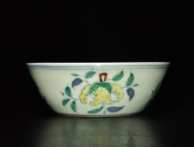 明成化斗彩果枝小碗一对5×14.2厘米