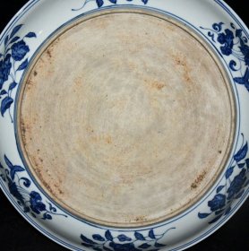 明宣德青花雕刻龙纹盘6.7x41厘米