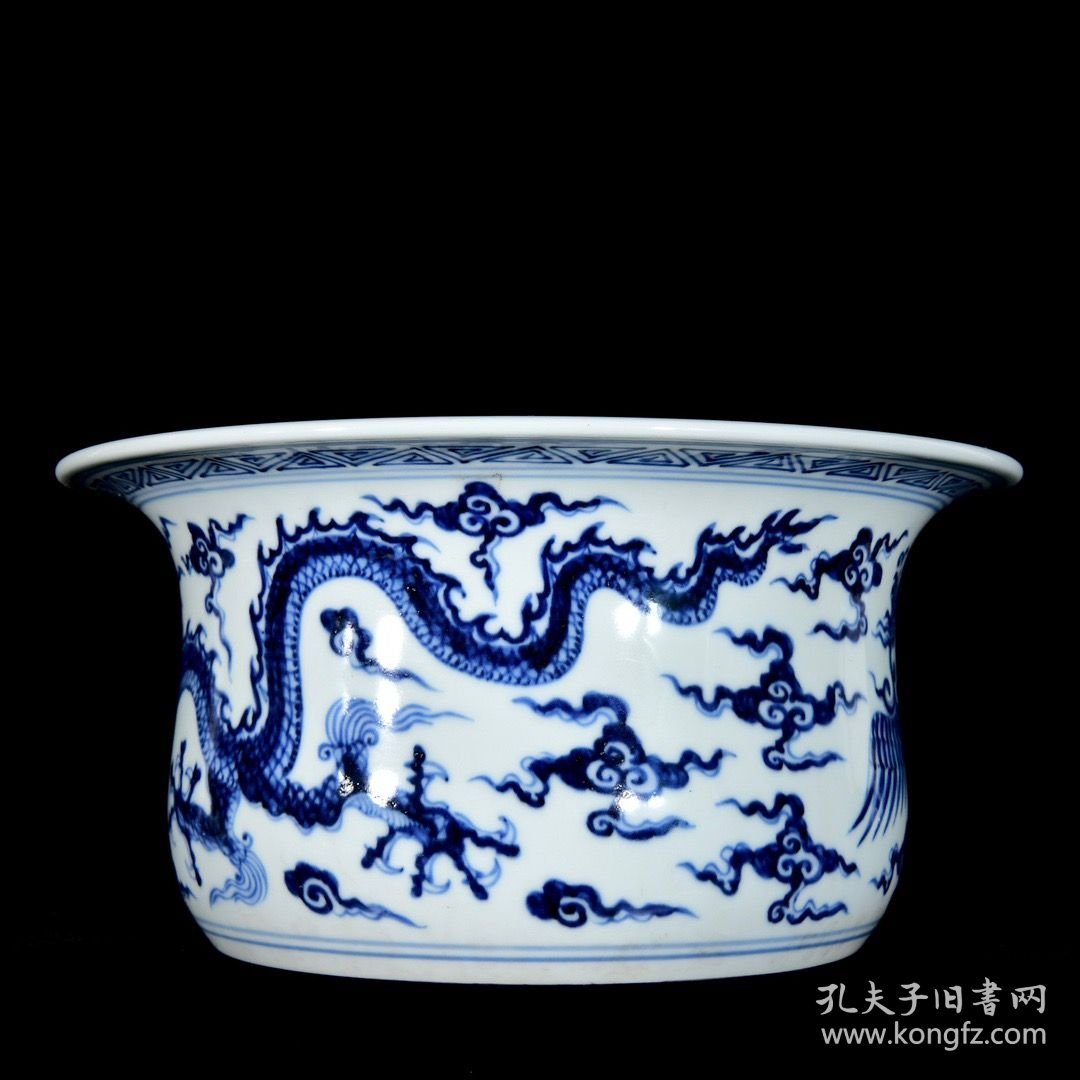 明宣德青花龙凤八宝纹净手盆