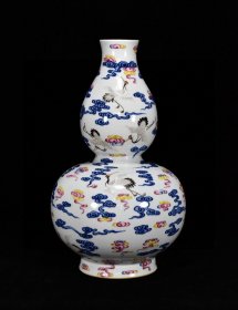 清乾隆青花加彩云鹤纹葫芦瓶33x20厘米