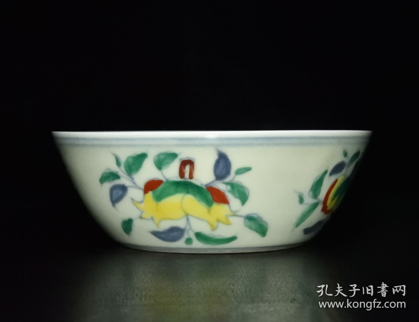 明成化斗彩果枝小碗一对5×14.2厘米