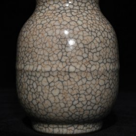 宋哥窑贯耳瓶16.8x9厘米