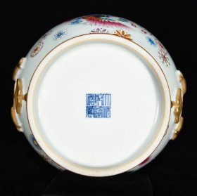 清乾隆粉彩皮球花团凤纹如意耳瓶31.5×23厘米