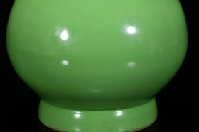 清乾隆苹果绿釉贯耳尊31*19厘米