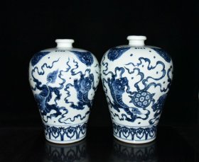 明宣德青花狮纹梅瓶一对41.7×29厘米