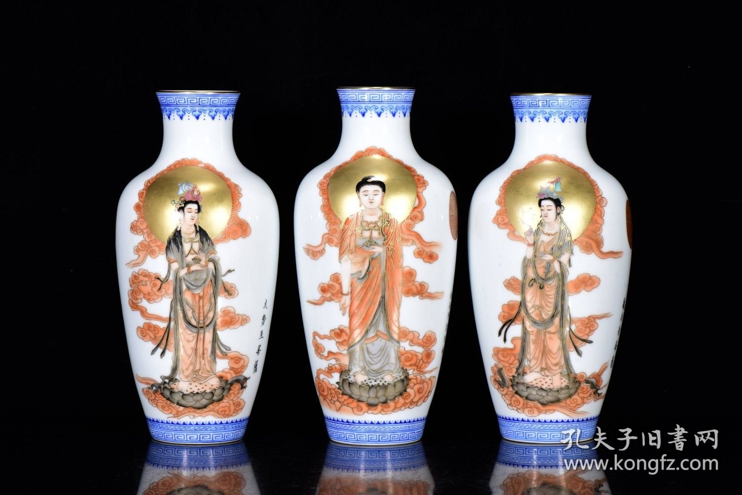 清乾隆粉彩描金西方三圣纹观音瓶23*11厘米