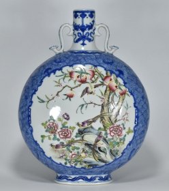 清乾隆珐琅彩花鸟果实纹如意抱月瓶33x26厘米