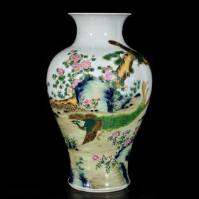 清乾隆珐琅彩花鸟孔雀牡丹纹赏瓶39x22厘米