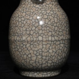 宋哥窑贯耳瓶16.8x9厘米