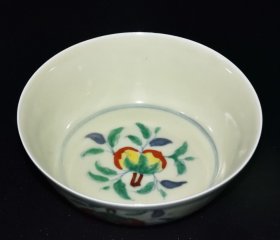 明成化斗彩果枝小碗一对5×14.2厘米