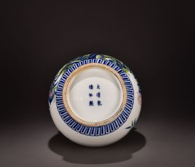 清乾隆斗彩榴开百子鹿头尊36x29厘米