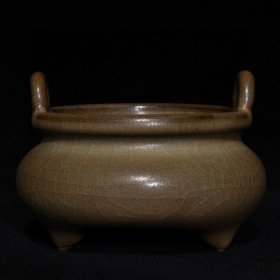 官瓷香炉7.5x10.5厘米