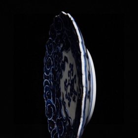 明宣德青花浮雕仙鹤灵芝纹盘2.5x18.5厘米