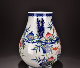 清乾隆斗彩榴开百子鹿头尊36x29厘米