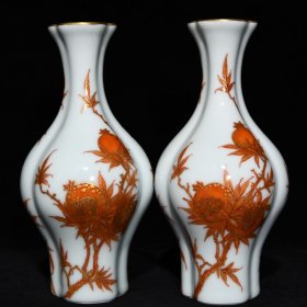 乾隆矾红描金花卉纹瓶20x9.6厘米