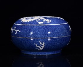 明霁蓝留白龙纹果盒15*24厘米