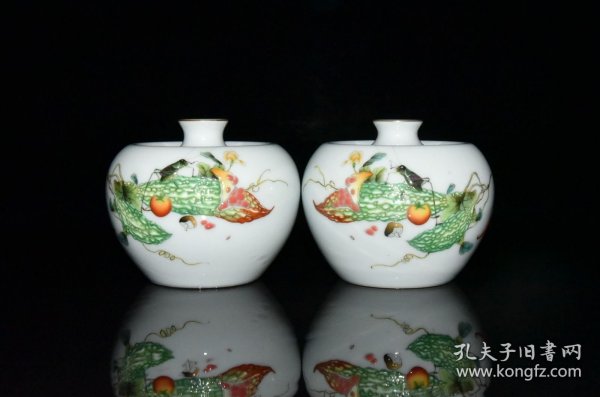 清雍正珐琅彩昆虫苦瓜纹苹果尊一对7.8x10厘米