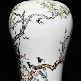 清雍正 粉彩描金花鸟纹梅瓶30.8x18厘米