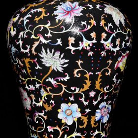 清乾隆乌金釉爬花粉彩描金花卉纹大梅瓶55.5x39厘米