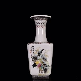 清晚刘雨岑款粉彩花鸟四方瓶27*11厘米
