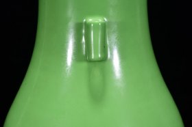 清乾隆苹果绿釉贯耳尊31*19厘米