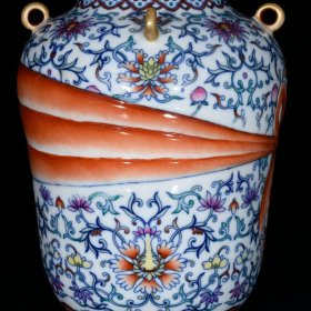 清乾隆青花斗彩绶带缠枝花卉纹盖尊